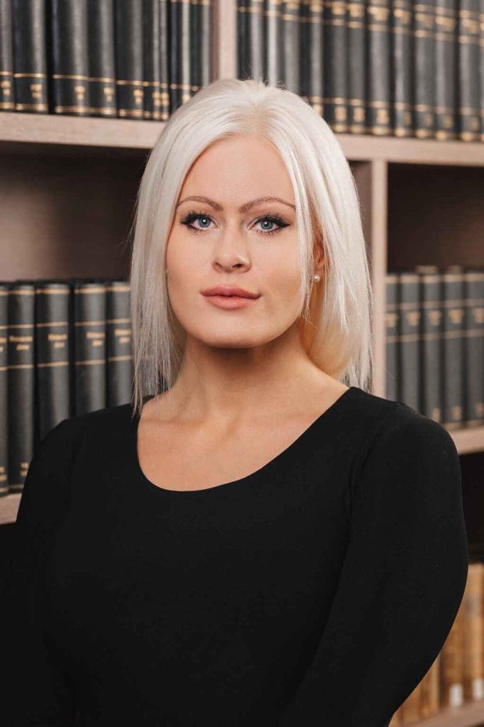 Karen Björnsdóttir er lögmaður hjá MAGNA Lögfræðistofu